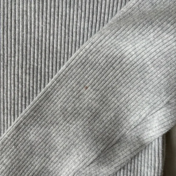Brandy Melville Cropped Hoodie - Picture 5 of 5